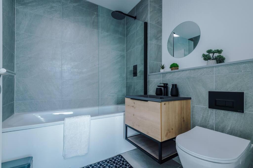 Stunning 2-Bed Premium Apartment - Free Wi-Fi 프레스턴 외부 사진